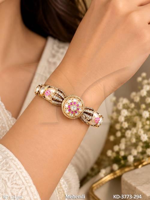 Elegant Mehendi Kundan Floral Kada