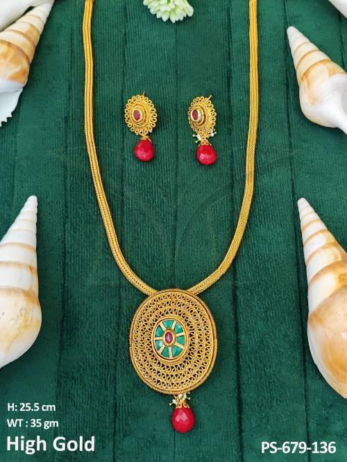 oval wheel centered antique pendant set