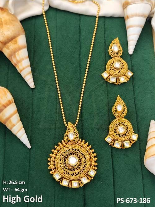 round square stones antique pandant set