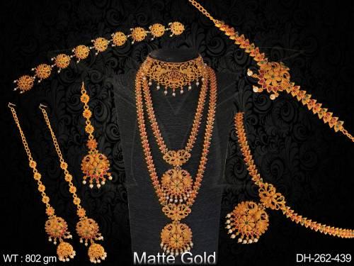 Designer Matte Gold Polish full Antique Stones Beautiful Dulhan Set